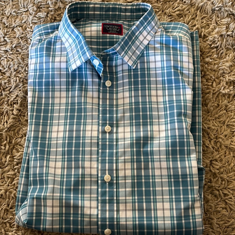 UNTUCKit long sleeved button down casual shirt
